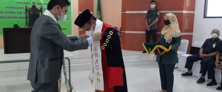 Pengadilan Tinggi Banten Ambil Sumpah Advokat dan Raih Penghargaan Bergengsi dari Ketua Umum PERADAN